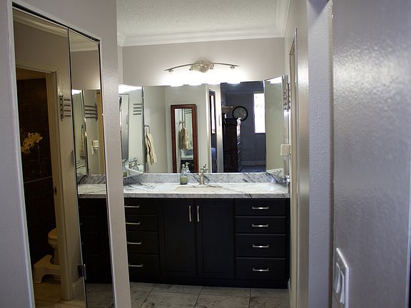 3rd image of 241 N Vine St APT 506W