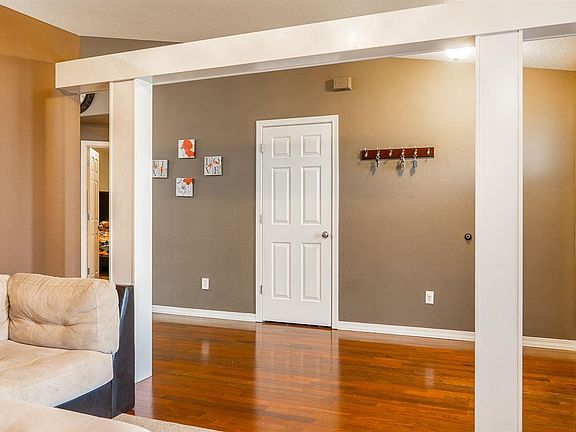 4th image of 5711 Roosevelt Ct