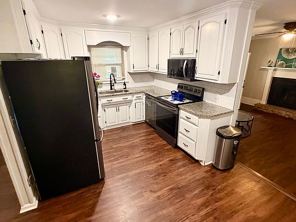 5th image of 310 Wimbledon Dr