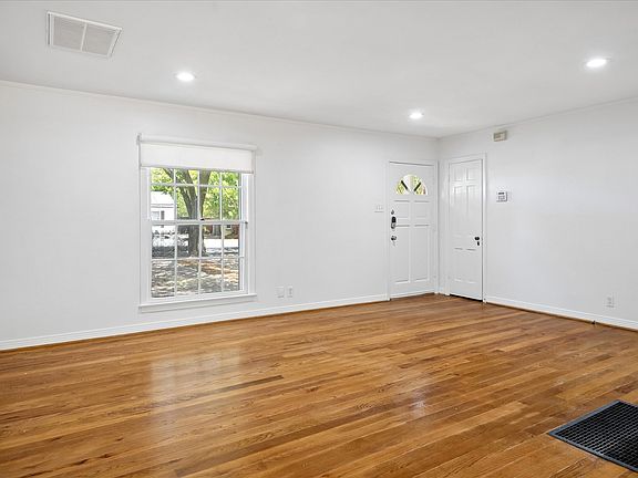 3rd image of 1217 Fuller Dr