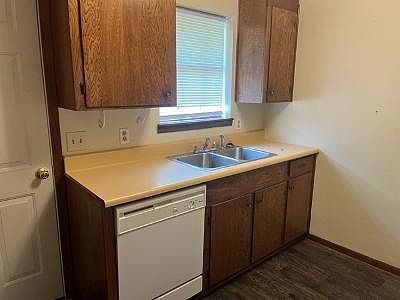 5th image of 1409 Wingwood Dr #E