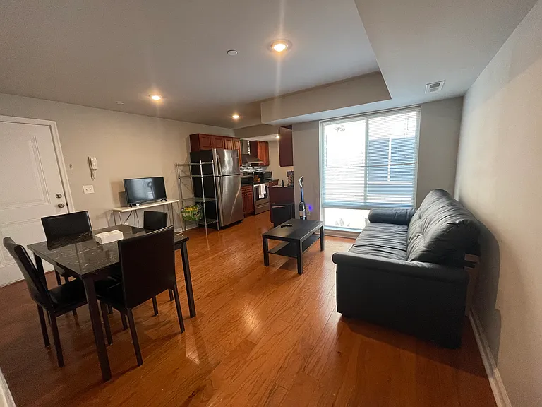 622 S 42nd St #4 — Photo 13