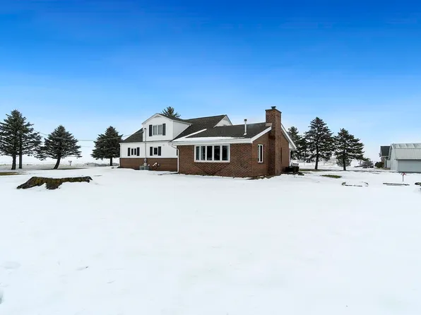 2341 W Egan Rd, Leaf River, IL 61047