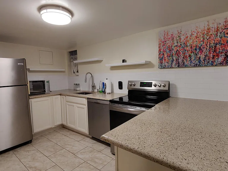 24 Jervis Rd — Photo 3