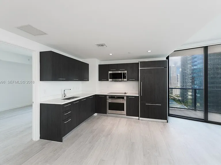 45 SW 9th St #1301 — Photo 5