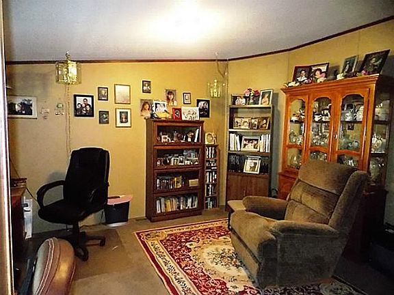 3rd image of 313 Black Oak Dr