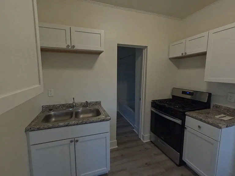 2223 Douglas St — Photo 5