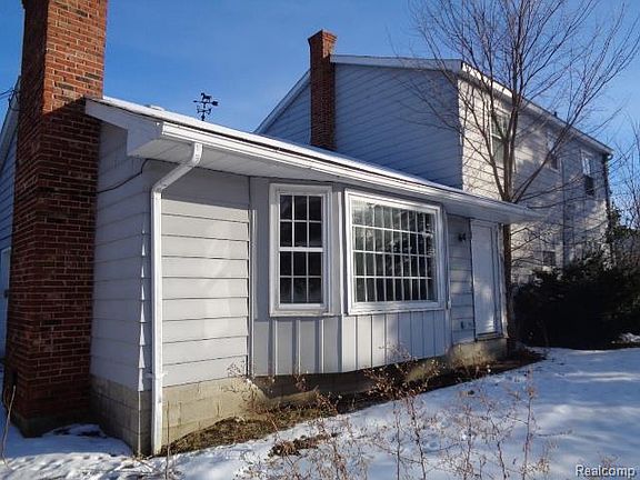 3rd image of 8074 Dover Dr
