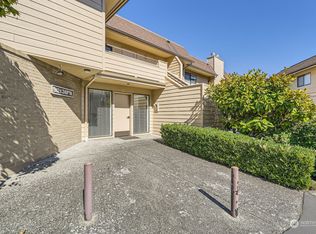 912 S 248th St APT 17, Des Moines, WA 98198