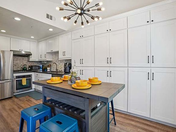 4th image of 1255 N Los Robles Ave APT 3