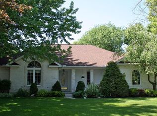 106 Bridgeport Dr, Elyria, OH 44035