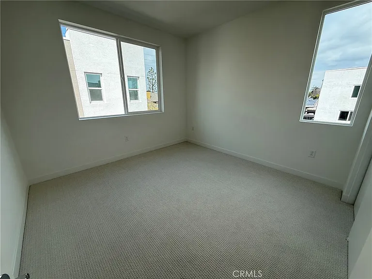 693 S Lyon St #693 — Photo 21