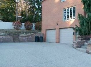 216 Regency Pl, Bethel Park, PA 15102