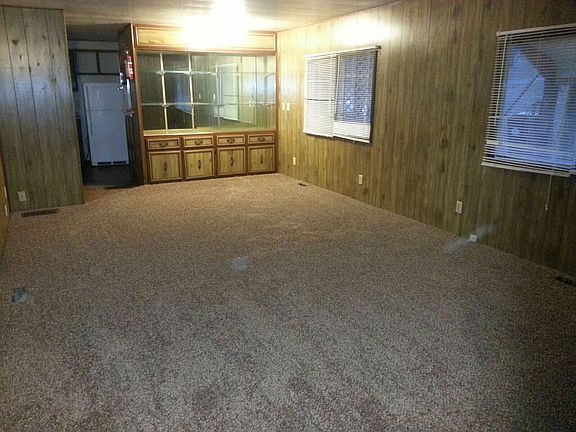 Living room/dining room