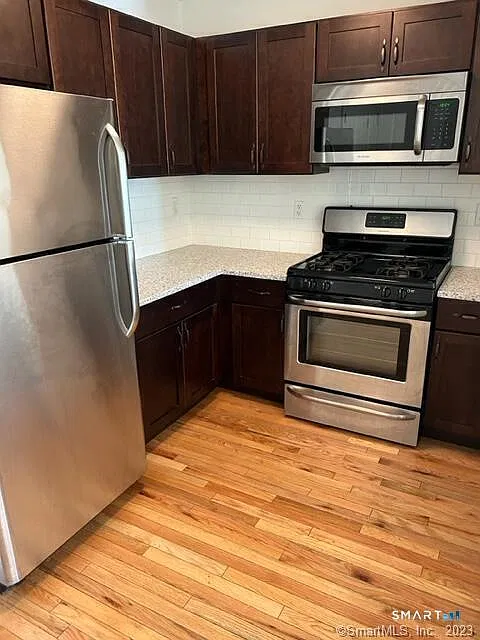 1 bed, 1.0 bath, 650 sqft, $2,400 — Photo 3