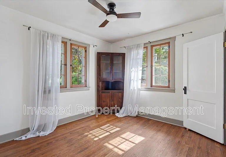 3077 Benton St — Photo 17