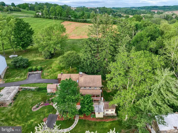 11285 Bauman Ct, Glen Rock, PA 17327