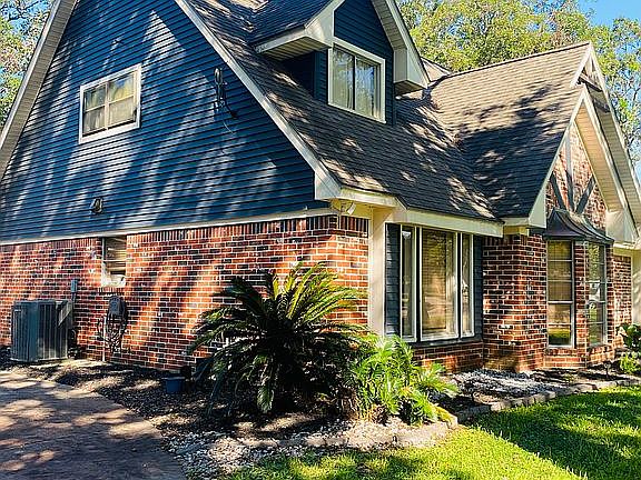 4th image of 55 Willow Ct