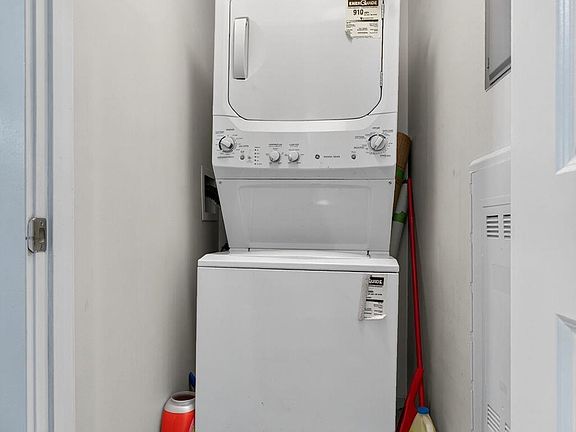 4th image of 3353 16a Ave NW #209