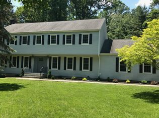 381 Hoydens Hill Rd, Fairfield, CT 06824