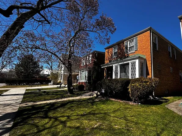 3122 W Sherwin Ave, Chicago, IL 60645