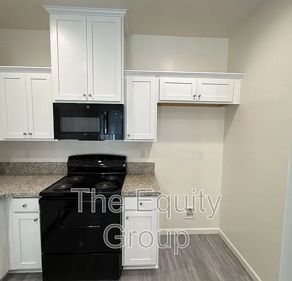 725 S Pinkham #101 — Photo 11