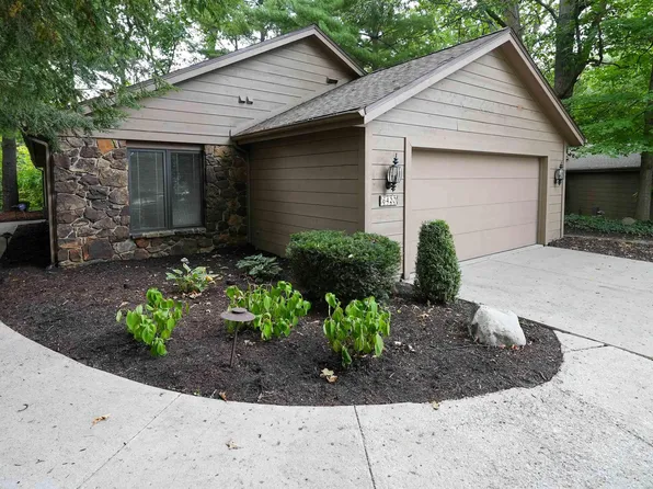 6420 E Canal Pointe Ln, Fort Wayne, IN 46804