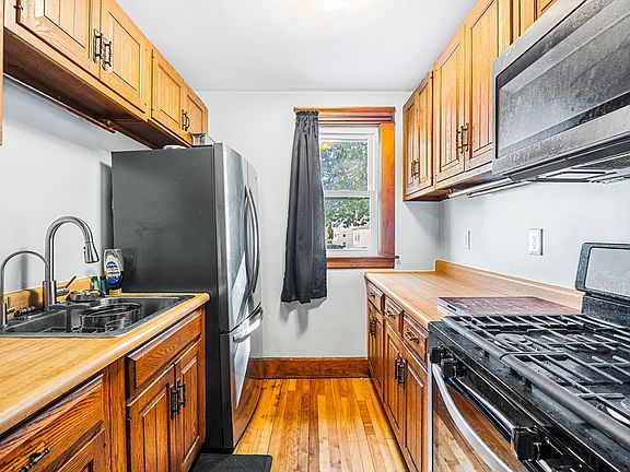 5th image of 208 5th St