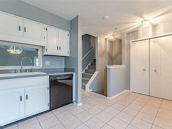 4th image of 5236 Creekside Blvd Unit H32