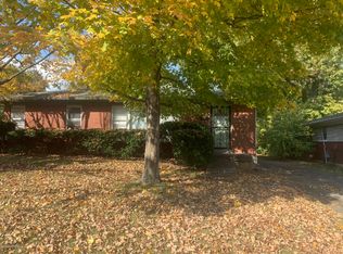 2215 Amboy Dr, Shively, KY 40216
