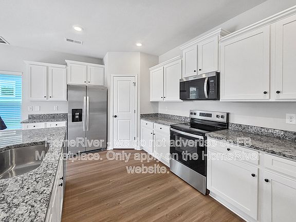 4th image of 3331 Burberry Dr