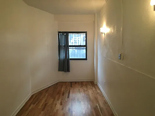 Rented by Metro Prop NY Corp | media 17