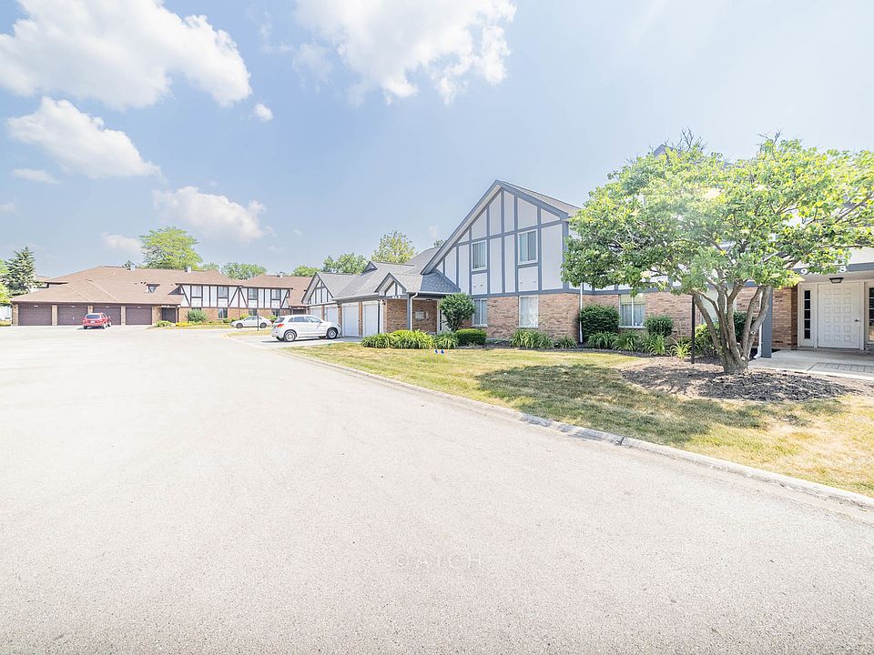 1st image of 9126 Clairmont Ct #111