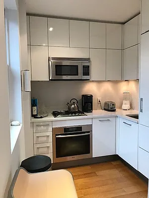 Rented by Veracity NYC LLC | media 24