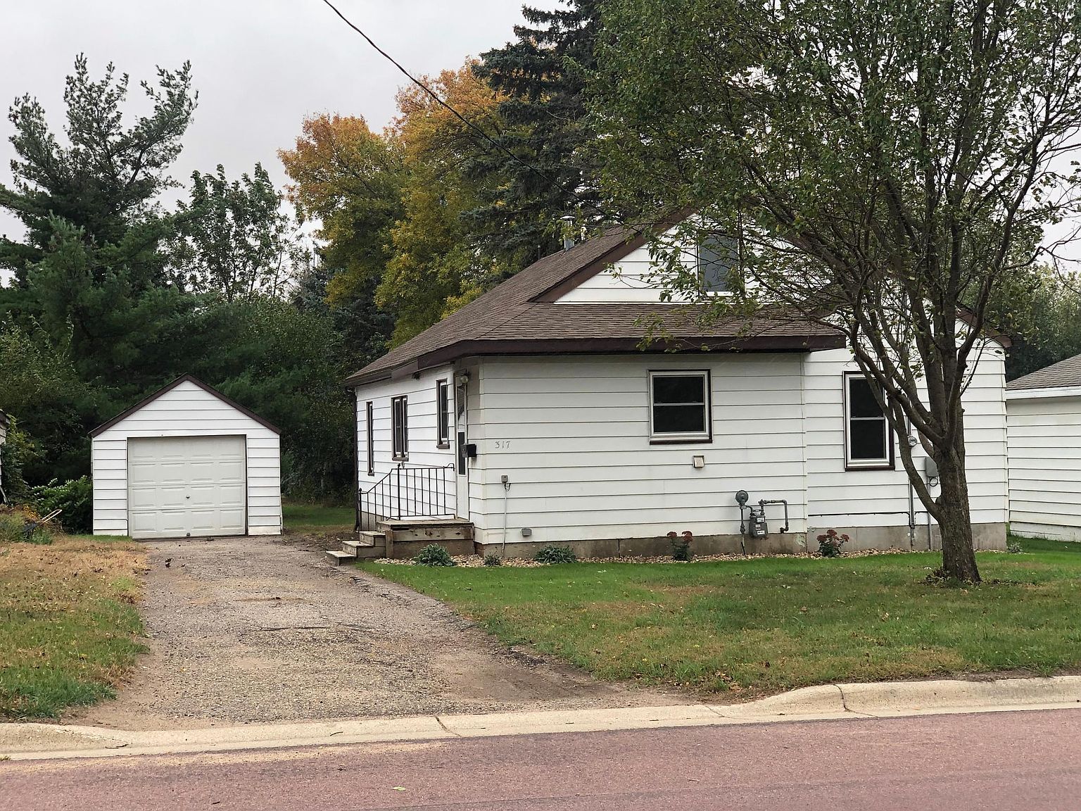317 W Menage Ave, Lakefield, MN 56150 MLS 6444758 Zillow