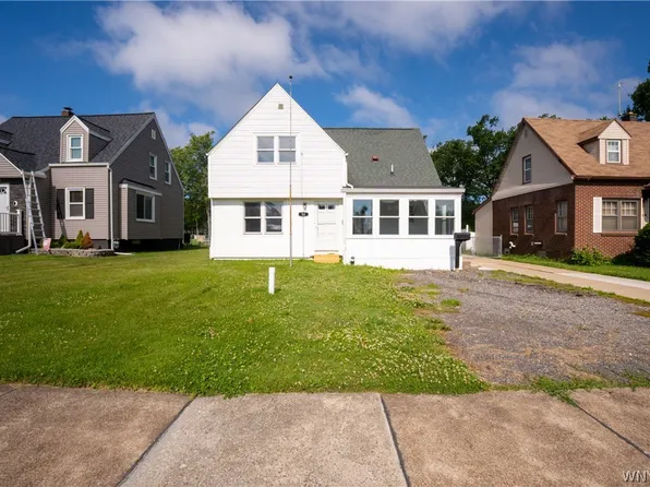 53 S Shore Blvd, Lackawanna, NY 14218