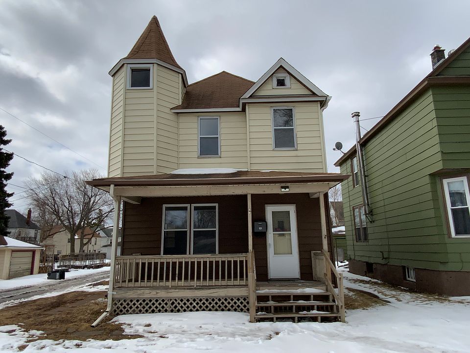 1st image of 121 N 28th Ave W