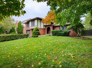 678 Crestline Dr, Decatur, IL 62526