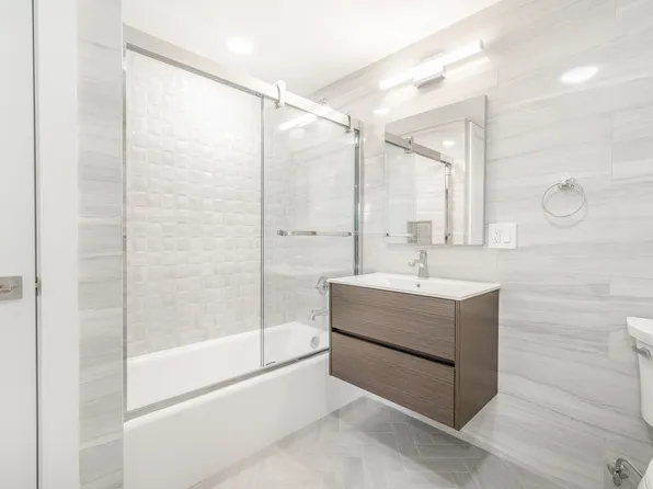 26-19 2nd Street image 5 of 8