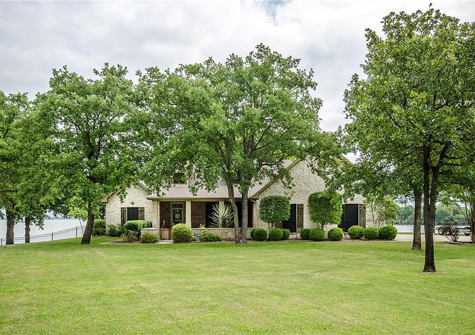 1st image of 411 Hidden Oaks Ln