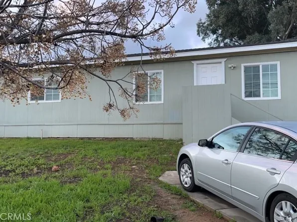 23926 Wells Pl, Canyon Lake, CA 92587