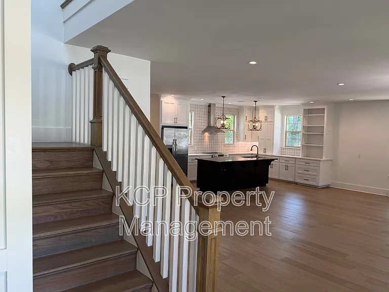 1813 Garland Ave #1 — Photo 3