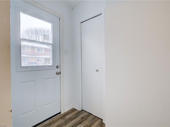 4th image of 1051 Nellis St #4