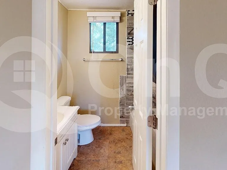 4937 E Rosewood St — Photo 15