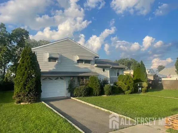100 Wortylko St, Carteret, NJ 07008