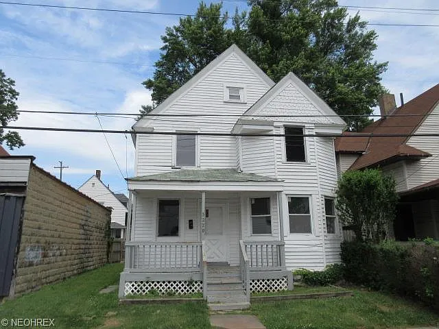 3220 Chestnutdale Ave photo 1