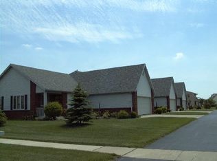 4238 Townhouse Dr, Oregon, OH 43616