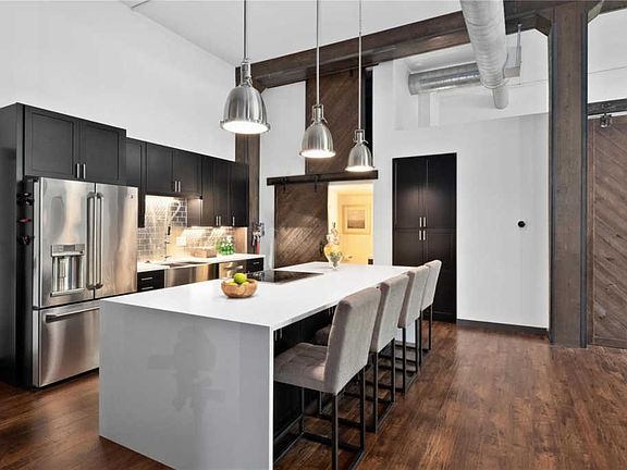 3rd image of 4242 Laclede Ave APT 114