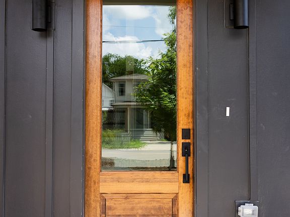 5th image of 600 James Ave