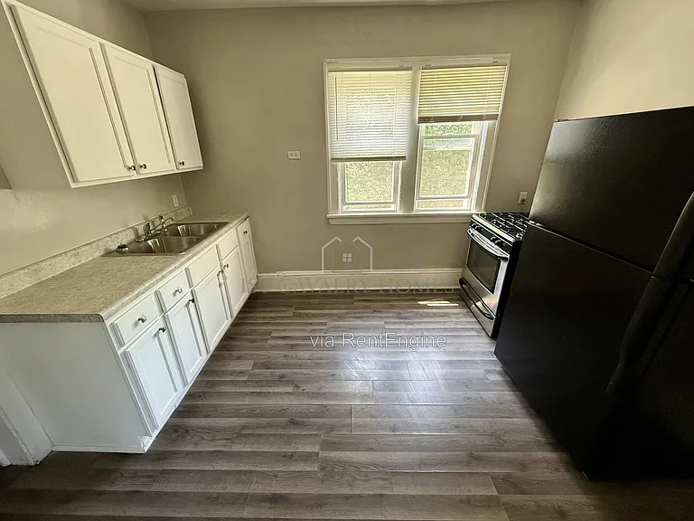 866 Beardsley St #2 — Photo 8